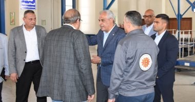 وزير الدولة للإنتاج الحربي يتفقد خطوط الإنتاج بشركة هليوبوليس للصناعات الكيماوية