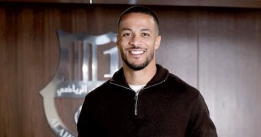 قائد منتخب نيجيريا يعتنق الإسلام في قطر