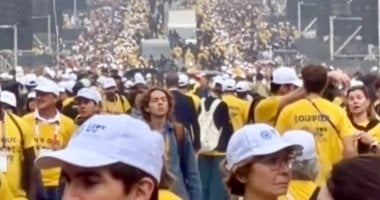 الآلاف يتوافدون على «الشانزليزيه» للمشاركة في قداس بابا الفاتيكان