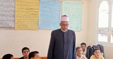 رئيس منطقة كفر الشيخ الأزهرية يتابع انتظام الدراسة ويحدد موعد اختبارات المتخلفين عن التحويل للنموذجية