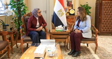 منال عوض تتابع مع محافظ الوادي الجديد المشروعات التنموية وملفات التصالح والتقنين