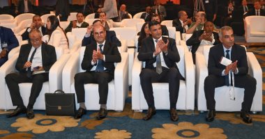 Industry Minister Calls for Linking Mineral Extraction to Manufacturing