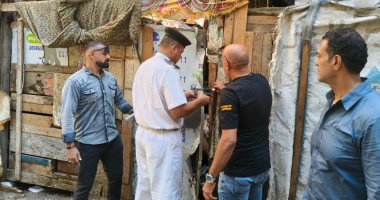 غلق وتشميع مخازن فرز مخلفات مخالفة فى حملة مكبرة ببولاق الدكرور