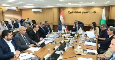 محافظ الجيزة يوجه بسرعة الاستجابة لشكاوى المواطنين ودفع المشروعات المتعثرة