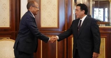 رئيس "الرئاسي الليبي" يبحث مع رئيس مفوضية الاتحاد الإفريقي المصالحة الوطنية