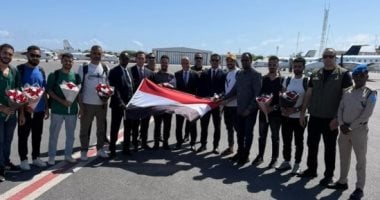 السفير محمد صلاح سفير مصر يستقبل البحارة المصريين