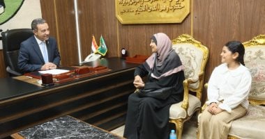محافظ المنوفية يستمع لشكاوى المواطنين ويوجه بالمتابعة الفورية حتى حلها