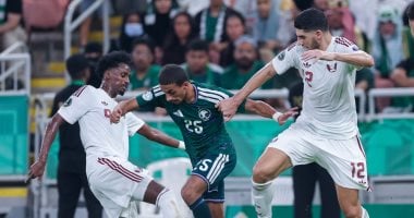 الصورة الرئيسية لمقال: السعودية ضد الإمارات.. دونيس يستقر على الدفع بـ حسان تمبكتي مع الأخضر