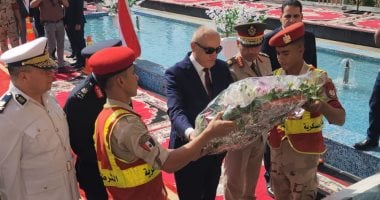 محافظ الأقصر وقيادات الأمن يشهدون احتفالية ذكرى أكتوبر بالنصب التذكاري