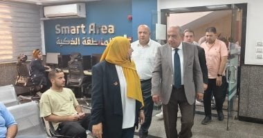 وزير الكهرباء يتفقد إدارة شبكات مدينة الشروق