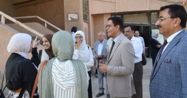 رئيس جامعة بنها يتفقد كليتي التمريض والتربية ويؤكد دور الطلاب في بناء العقول
