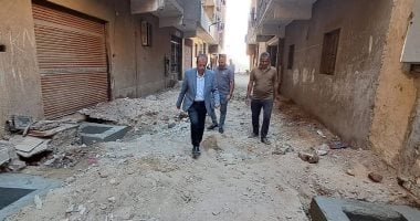 رئيس مدينة أبو النمرس يتابع تنفيذ وصلات الصرف الصحى بـ3 قرى