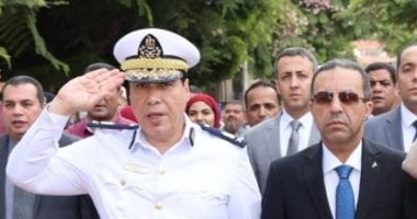 محافظ المنوفية يضع إكليل الزهور على النصب التذكارى لشهداء أكتوبر