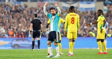 ليونيل ميسي في مباراة الأرجنتين ضد بنين