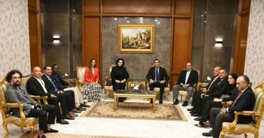 جوهر نبيل وزير الرياضة خلال افتتاح بطولة العالم للناشئين للريشة الطائرة 
