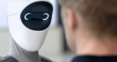بـ400 دولار فقط.. هاتفك الأندرويد القديم يتحول إلى روبوت بشرى يمشى ويتحرك