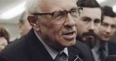 فى مثل هذا اليوم.. أندريه ساخاروف يفوز بجائزة نوبل للسلام عام 1975