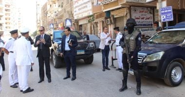 مدير أمن سوهاج يتفقد التمركزات الأمنية بميدان الثقافة وشارع الجمهورية.. صور