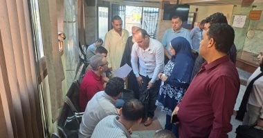 محافظ الجيزة يتابع شكاوى المواطنين ويوجه بسرعة حلها بمنشأة القناطر