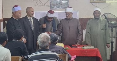 مدير أوقاف سوهاج يتابع بدء الدراسة بمعهد إعداد محفظي القرآن الكريم