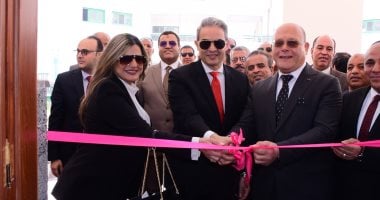 نقيب الإعلاميين ورئيس جامعة سوهاج يفتتحان مركز مكافحة الشائعات بالجامعة