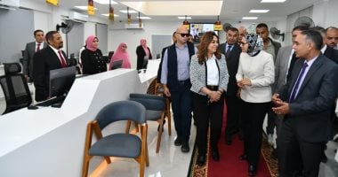 وزيرة التنمية المحلية خلال افتتاح المركز التكنولوجى بديوان عام محافظة الوادى الجديد