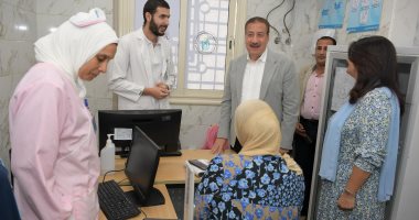 10 آلاف جنيه.. محافظ بورسعيد يكافئ طاقم تمريض ببورسعيد تقديرا لأدائهم المتميز