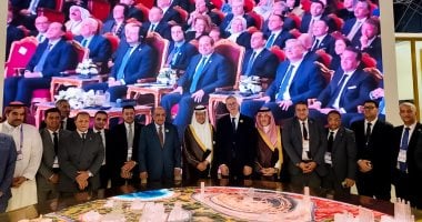 وزير الطاقة السعودي ووزيرا البترول والكهرباء يتفقدون جناح قطاع البترول المصري