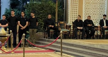 تامر حسني ورامي صبري يقدمون واجب العزاء في الموزع طارق توكل