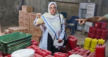 حملات تموينية بالعياط تضبط مخزنا وثلاجة بدون ترخيص وسلعا مجهولة المصدر