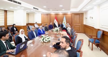 محافظ كفر الشيخ يناقش حوكمة الخدمات الحكومية وجودة مياه الشرب وانتظام وصولها
