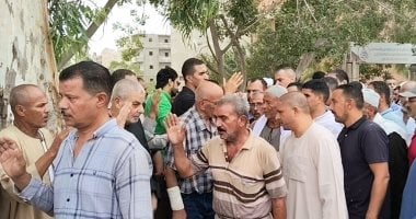 أسرة ضحية حادث مطار الرياض تستقبل المعزين فى مسقط رأسها بالبحيرة.. صور
