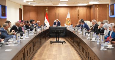 وزير العمل يناقش تعديلات قانون النقابات العمالية