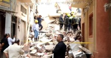 استخراج مصابين جديدين من عقار حدائق القبة المنهار ونقلهم إلى المستشفى