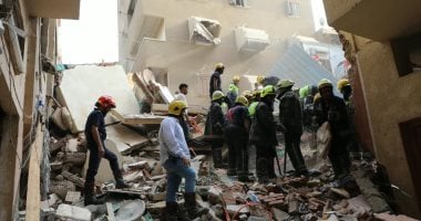 صور وفيديو اللحظات الأولى لانهيار عقار حدائق القبة والبحث عن ناجين