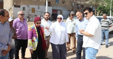 السكرتير العام بالقليوبية تتابع مشروعات الخطة الاستثمارية وملفات التقنين بالخانكة