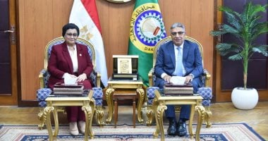 نائب وزير الصحة توجه بتحسين خدمات الأم والطفل بالدقهلية