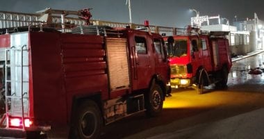 سيارات الدفاع المدنى فى موقع الحريق