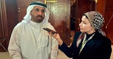 آية دعبس محررة اليوم السابع مع رئيس الاتحاد الحر لنقابات عمال البحرين 