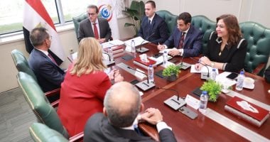 الصحة تبحث مع اتحاد المستشفيات العربية توظيف الذكاء الاصطناعي