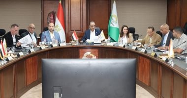 محافظ الجيزة يبحث شكاوى المواطنين ويوجه بحسم مخالفات بناء بالهرم والحوامدية