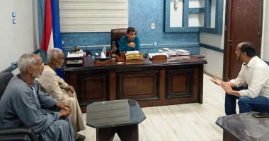 لقاء جماهيرى بين أهالى دراو فى أسوان ورئيس المركز لتعزيز التواصل
