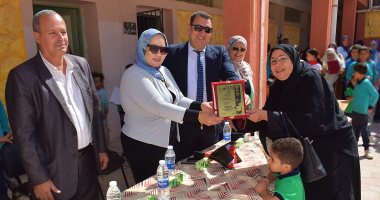 مدير تعليم جنوب سيناء تكرّم المعلمين المتميزين والطلاب المتفوقين