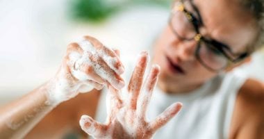 اليوم العالمى لغسل اليدين.. إزاى تتخلص من وسواس تنظيف اليدين؟