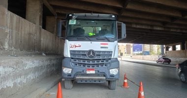 مياه الجيزة تدفع بمعدات الشفط وفرق الطوارئ للمحاور الحيوية تحسبا للتقلبات الجوية