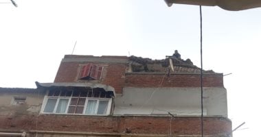 انهيار أجزاء من سطح عقار دون إصابات بوسط الإسكندرية