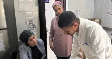 وكيل مديرية الصحة بقنا تتابع انتظام العمل بوحدة المراشدة الصحية وتحيل مسؤول المعامل للتحقيق