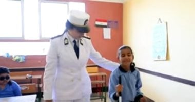 «شكرا لمن رسم البسمة على وجوهنا».. رسائل محبة من أطفال العصا البيضاء للرئيس السيسي