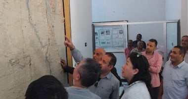 رئيس المعهد القومى لبحوث الفلك يزور مركز الزلازل بأسوان