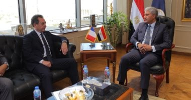 وزير السياحة وسفير كازاخستان بالقاهرة يبحثان تعزيز التعاون السياحي